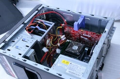 電腦開(kāi)機(jī)電源燈亮但屏幕不顯示解決辦法